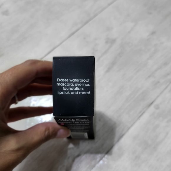 Mini Black Make Up Eraser - Picture 4 of 5